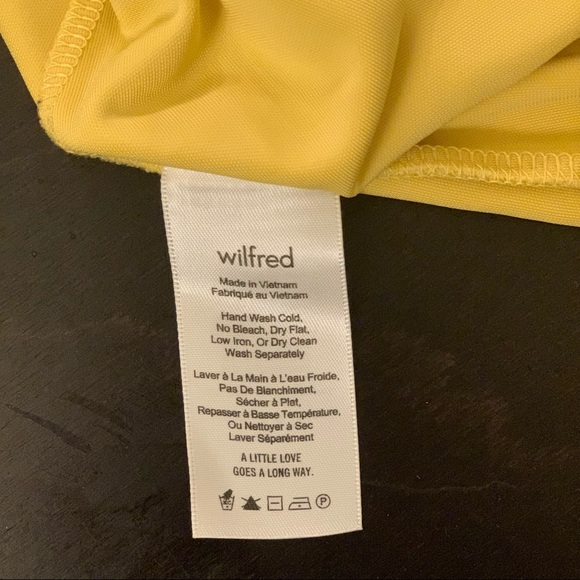 WILFRED for ARITZIA sash tie stretch fabric top - Picture 2 of 5